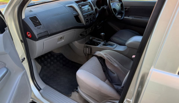 2008 SR5 Hilux - ABN Finance done easy 9.jpg
